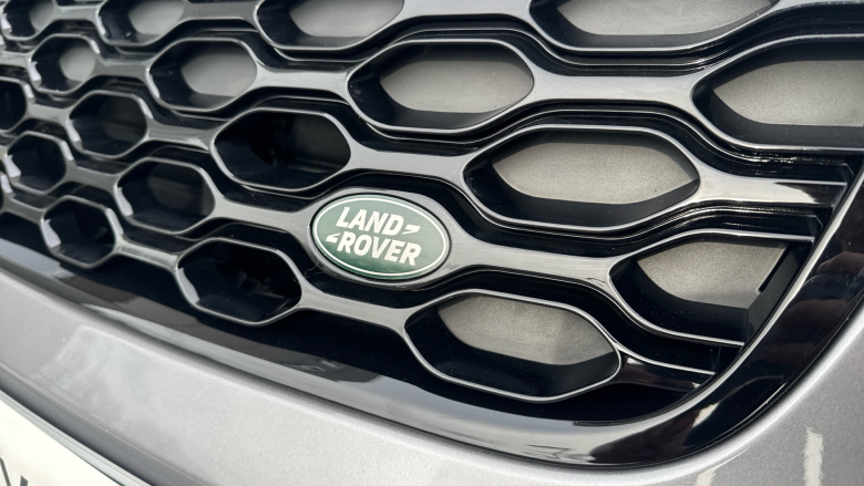 Land Rover Discovery 3.0 D300 Dynamic SE 5dr Auto Diesel Station Wagon